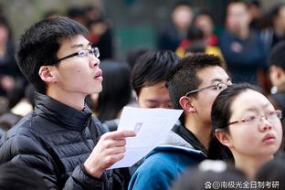 加油！赛前奏国歌 中国男篮众将一脸肃穆！